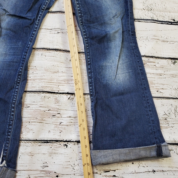 Silver jeans cuffed capri. Tuesday size 30/33. Excellent condition. - Picture 6 of 9